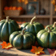 Groupe de courges vertes sur table en automne